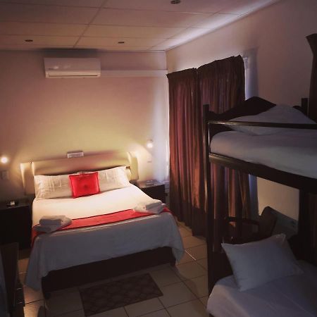 Aaa Rose Garden Guesthouse Mookgophong Luaran gambar