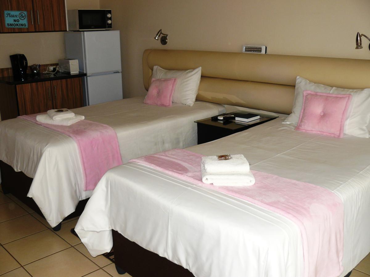 Aaa Rose Garden Guesthouse Mookgophong Luaran gambar