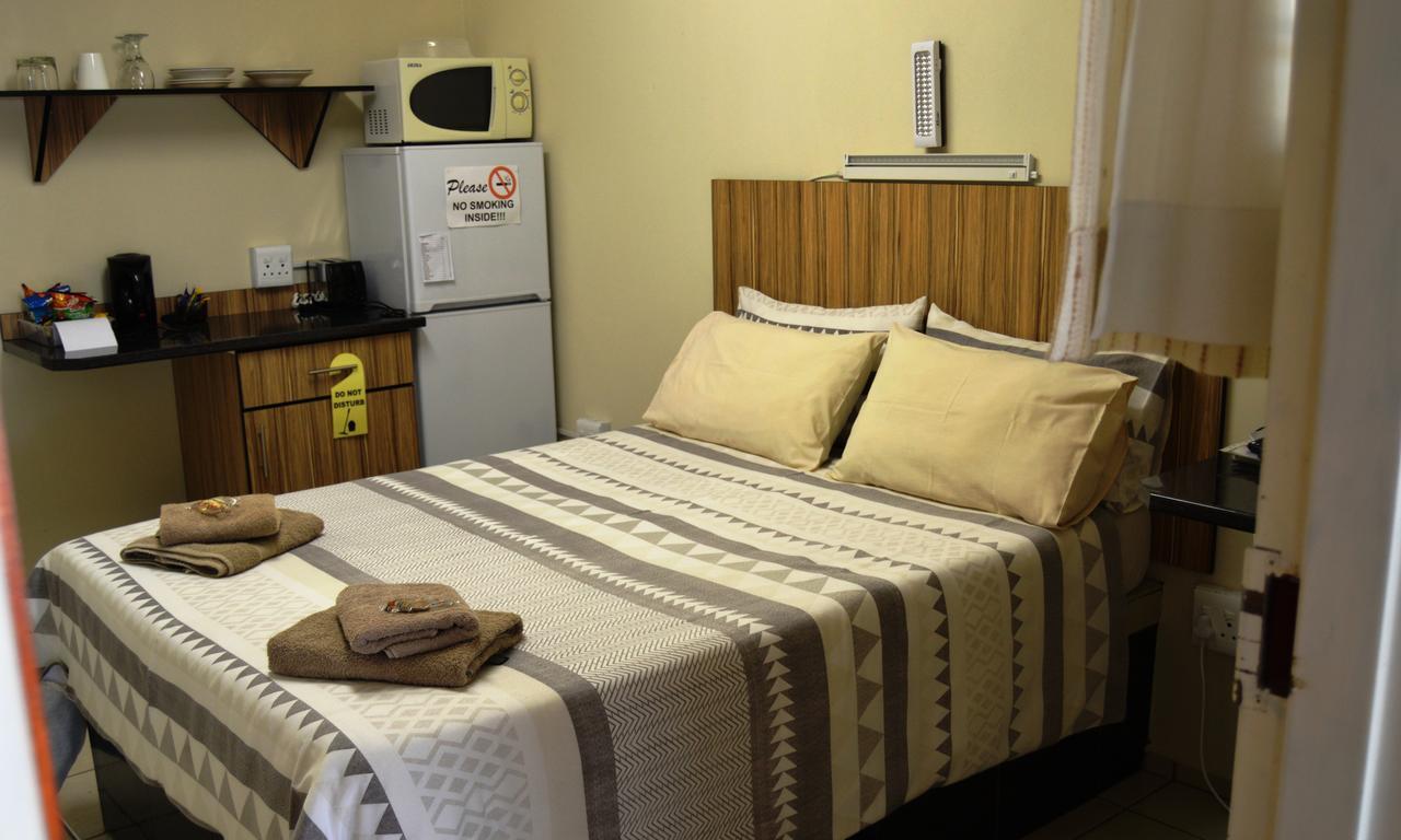 Aaa Rose Garden Guesthouse Mookgophong Luaran gambar